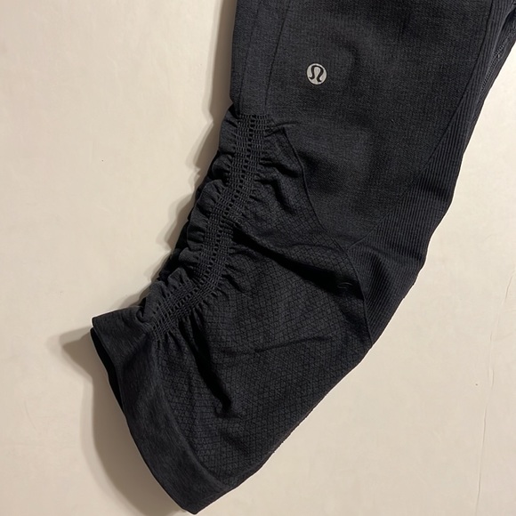Lululemon | Flow & Glo Crop Sz Unknown - Picture 2 of 6
